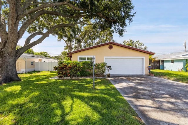 10502 Orange Blossom Lane, SEMINOLE