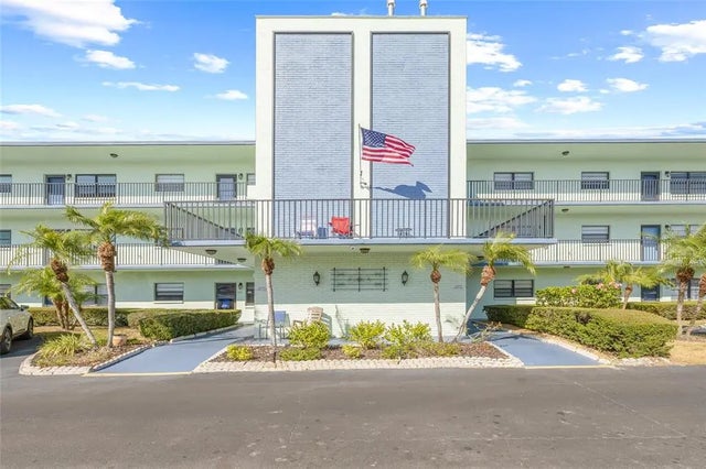 5973 Terrace Park Drive N 103, ST PETERSBURG