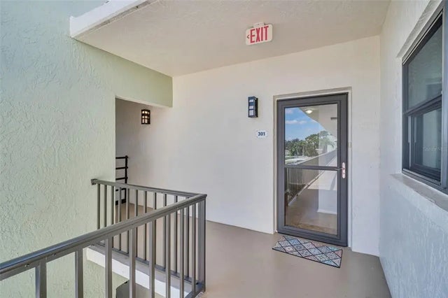 5980 Terrace Park Drive N 301, ST PETERSBURG