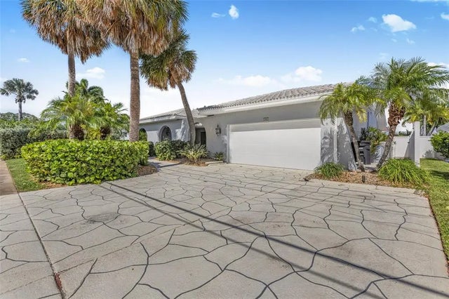 487 Island Way, CLEARWATER BEACH